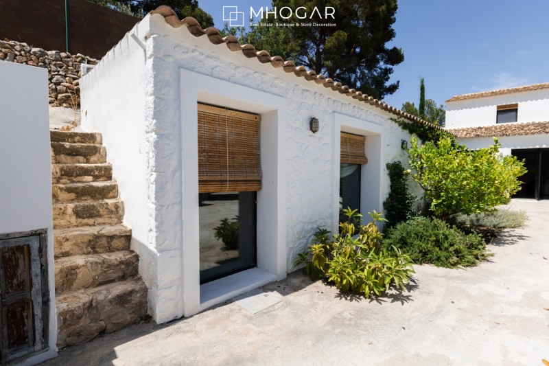  Exclusive Annual Rental - Timeless Design,  Mediterranean Views in La Costa Blanca!